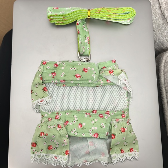 NWT Green Floral Ruffle Dress Harness & Leash Set - Picture 3 of 4